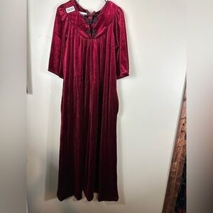 Tom bezduda for Barad &co vintage gown 20p2p 52” length red black trim.